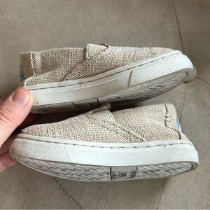 Tom's Toddler 5T Tan Unisex Canvas Shoes